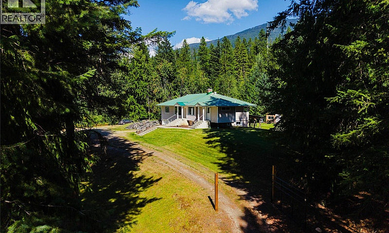 852 Riondel Road Rio...