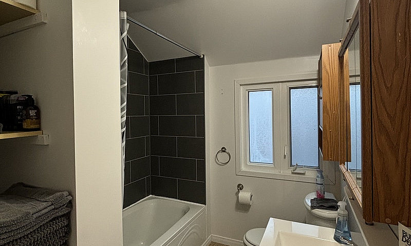 For Rent: 52 Brompto...