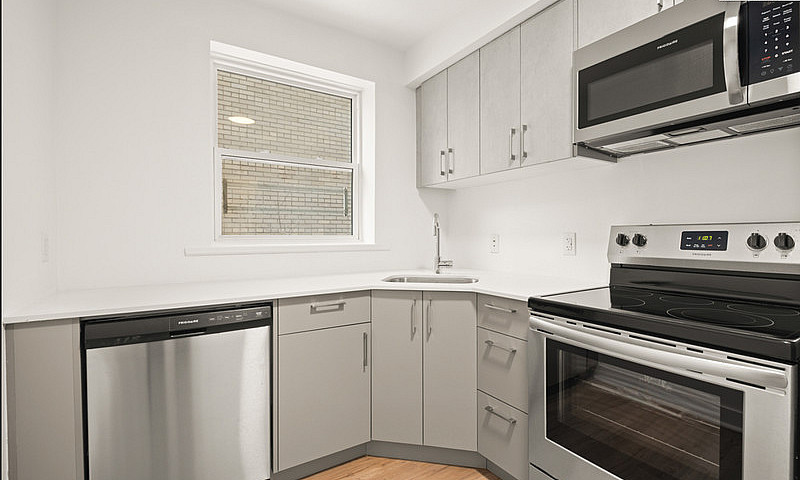 296 Broadway - 1 Bed...