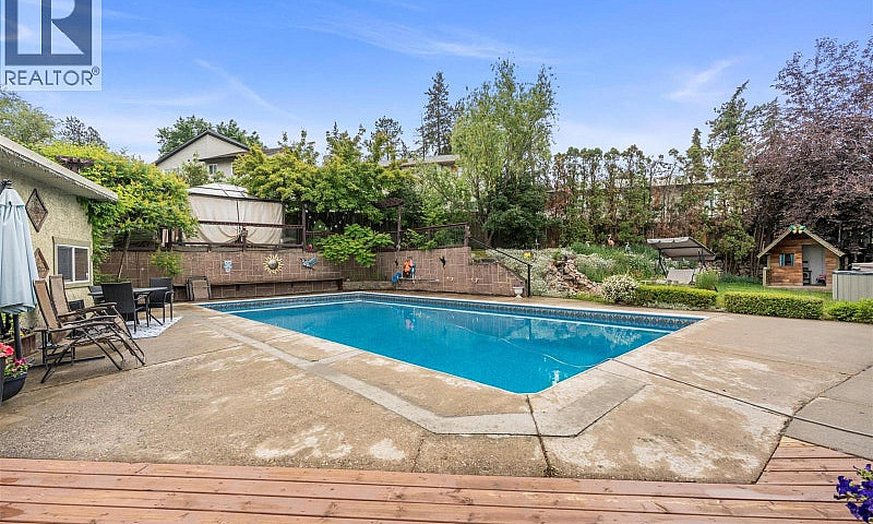 4105 Pleasant Valley...