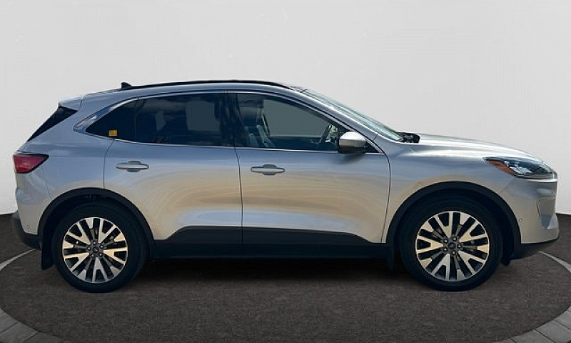 2020 Ford Escape Tit...