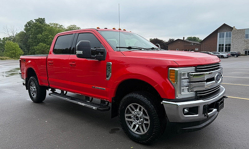 2018 Ford F-350 Lari...