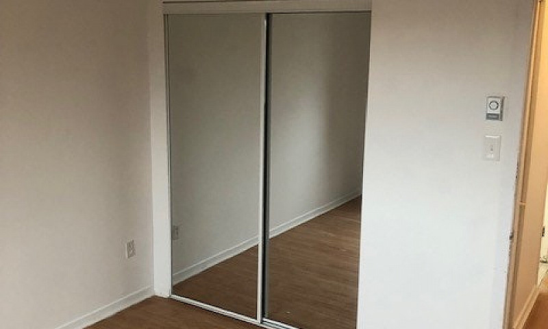Grand 4 ½ , Rénové D...