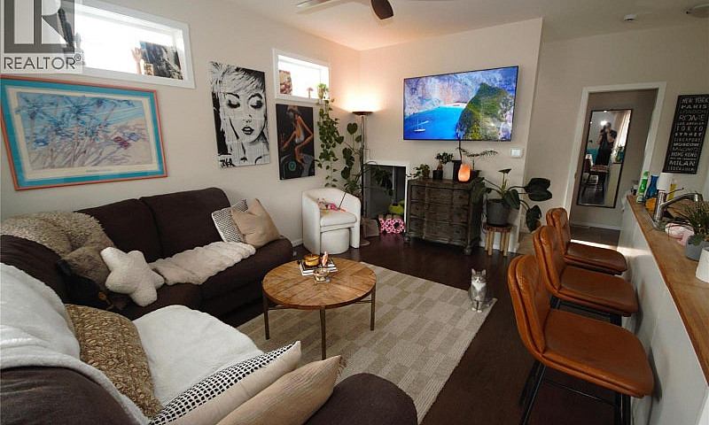 6466 Park Drive Oliv...