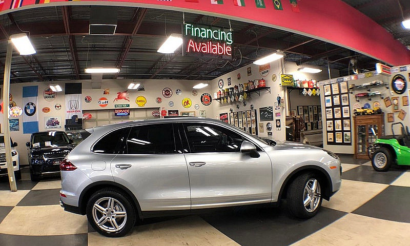2017 Porsche Cayenne...