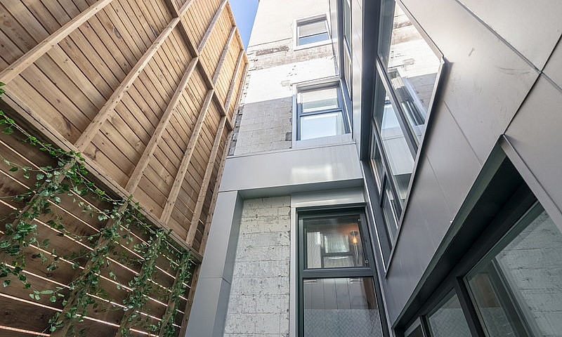 Spacious 2 Story Lof...