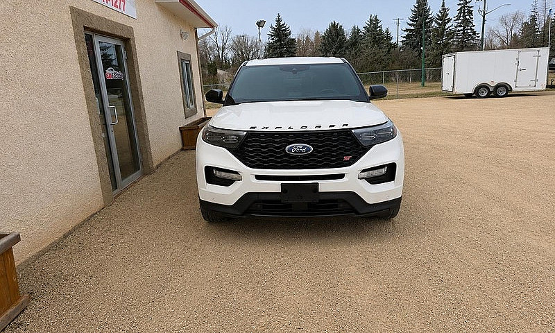 2022 Ford Explorer L...