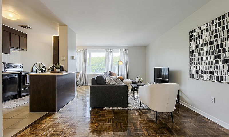 1 Bedroom - Upper Be...