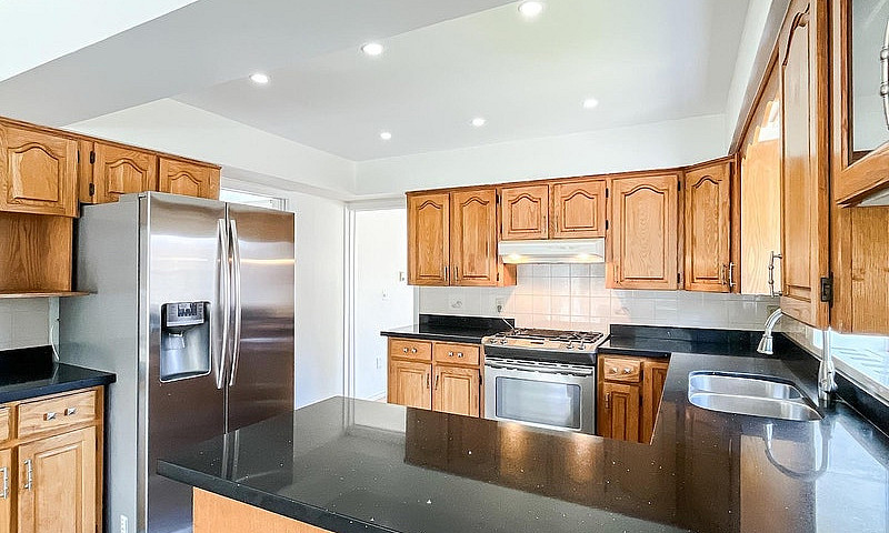 11942 99 Avenue Surr...