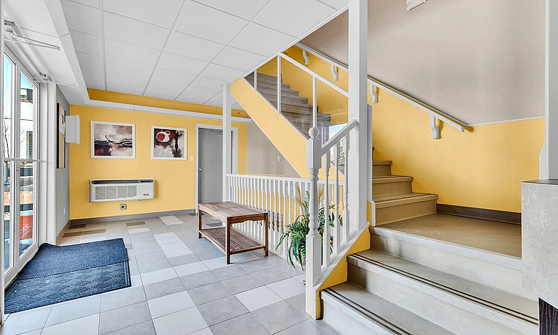 Fully Furnished Bach...