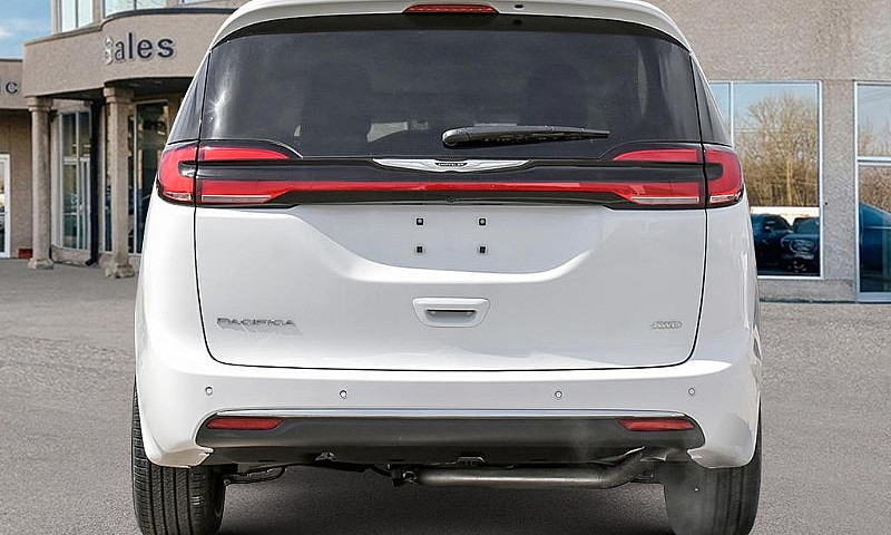 2026 Chrysler Pacifi...