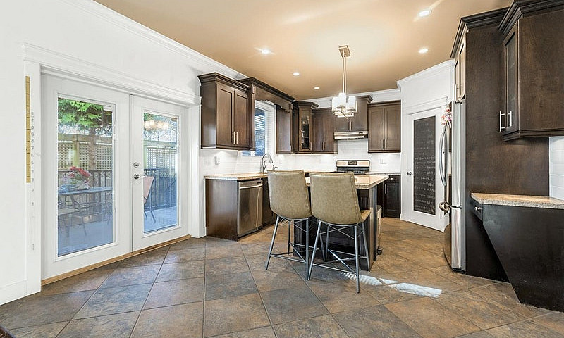 16334 25 Avenue Surr...