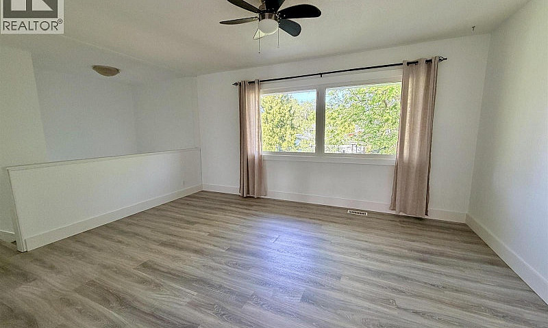 18 Gander Crescent K...