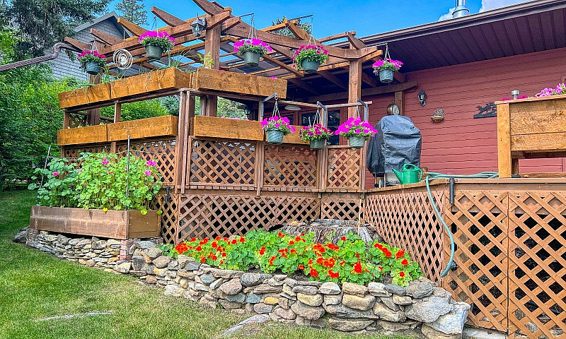 Cottage For Sale - D...