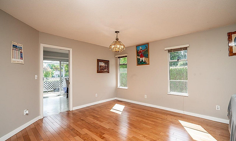 6310 171 Street Surr...