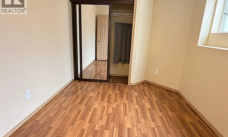 300 Tartan Circle W ...
