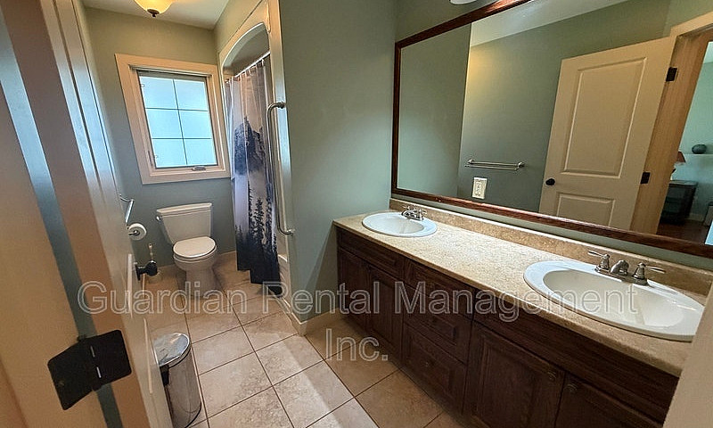 Spacious Walkout On ...