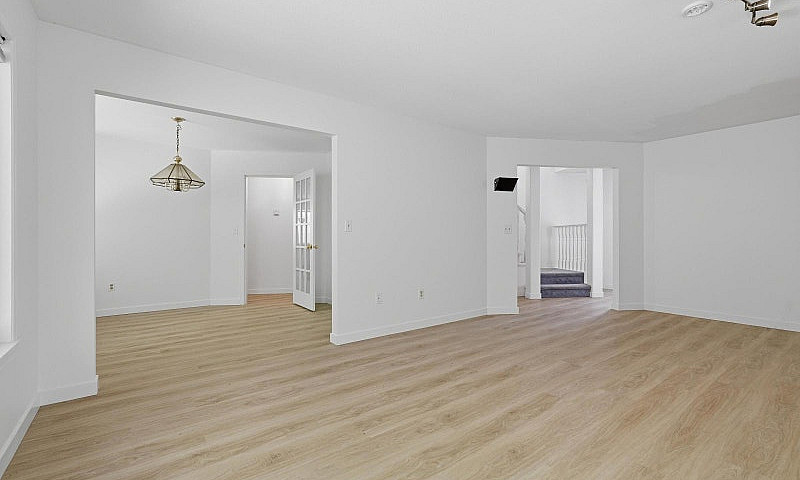 20885 95A Avenue Lan...