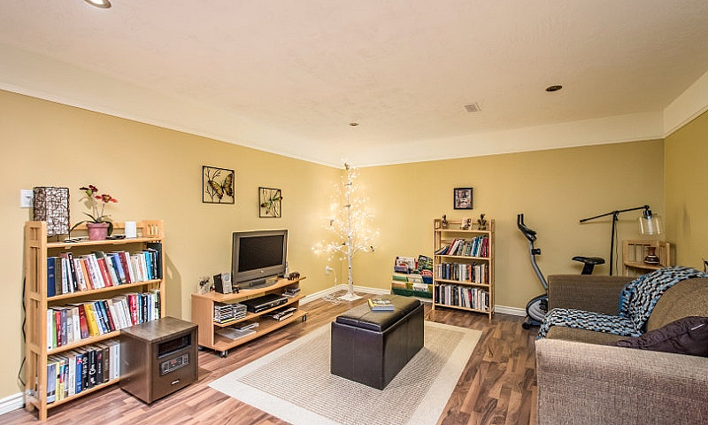 Condo In Dieppe...