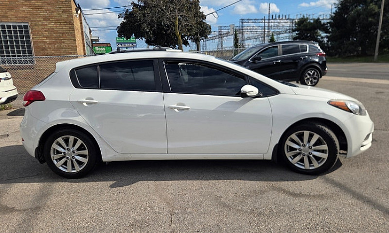 2016 Kia Forte 5-Doo...