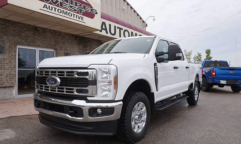 2024 Ford F-350 V8 4...