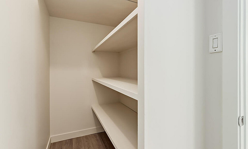 Modern Apartments Wi...