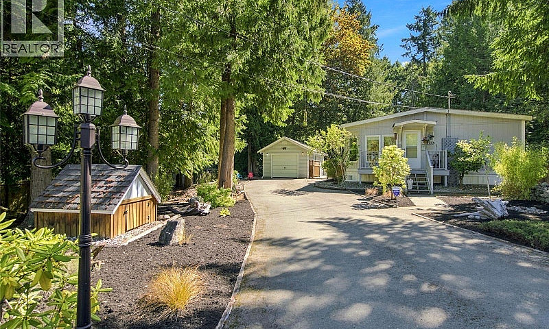 1115 Symons Cres Qua...