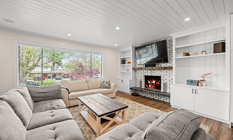 Great 2 Storey Home ...