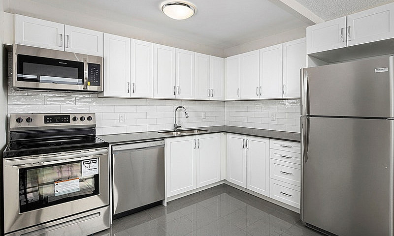2 Bedrooms Apartment...