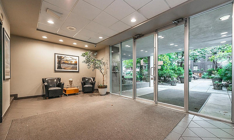 Studio Apartment For...