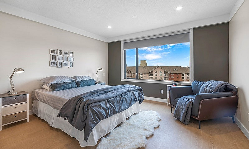 Penthouse 1-Bed + De...