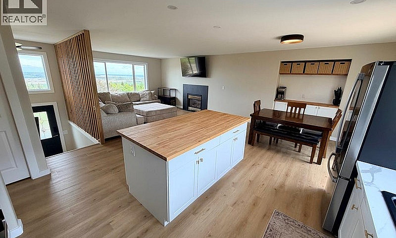 1037 Paradise Valley...