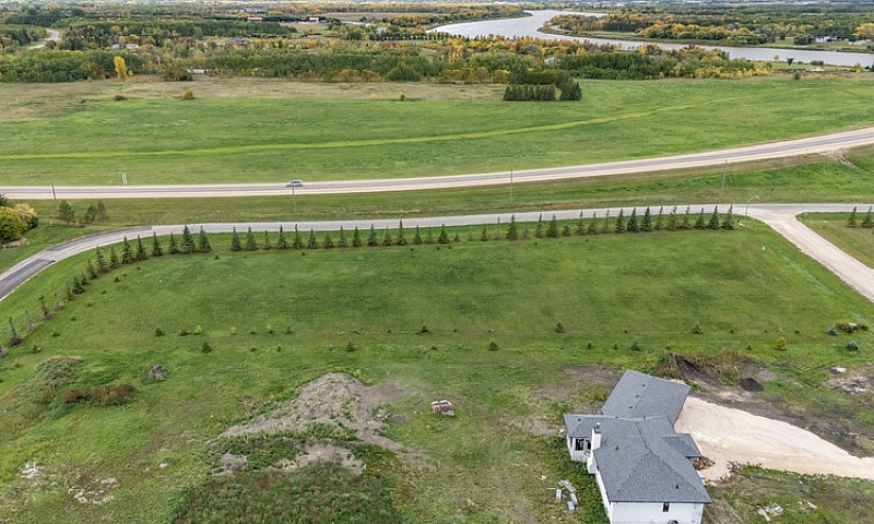East Selkirk 2 Acre ...
