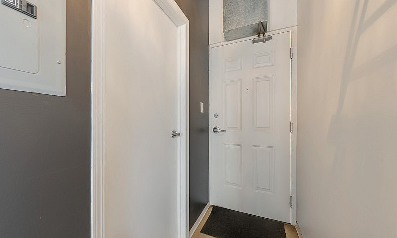 Corner Unit Loft In ...