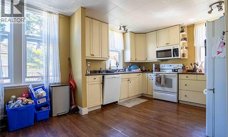 2329 Dowler Pl Victo...