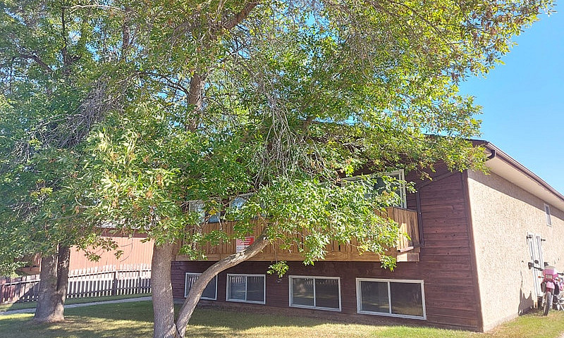 3 Bedroom 4-Plex Loc...