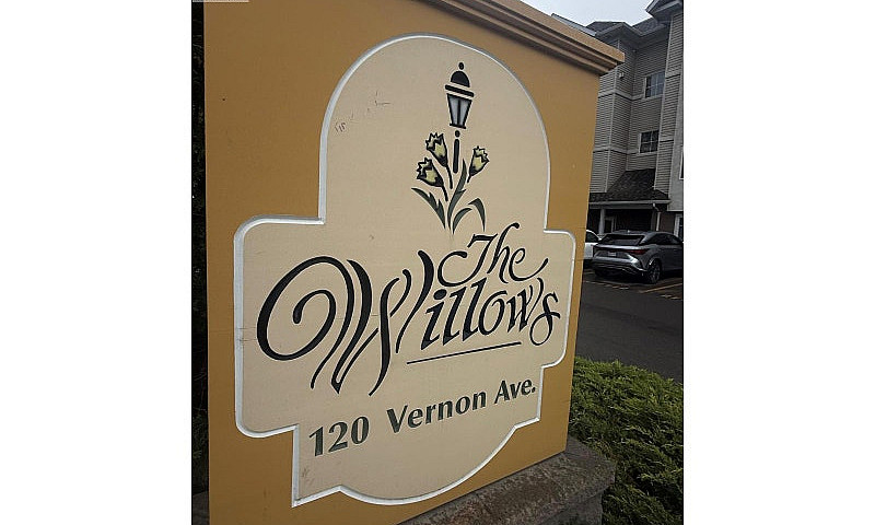 120 Vernon Avenue Un...