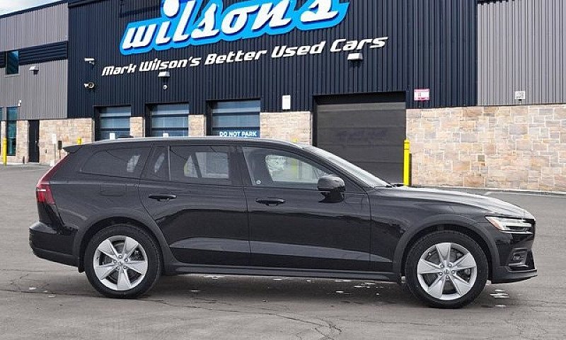2025 Volvo V60 Cross...