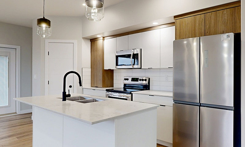 #2207 - 3 Bed/2 Bath...