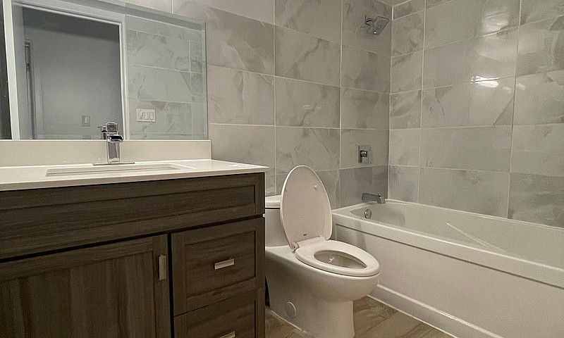 Stunning 2 Bedroom/1...