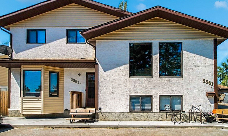 2561 Ross Crescent, ...