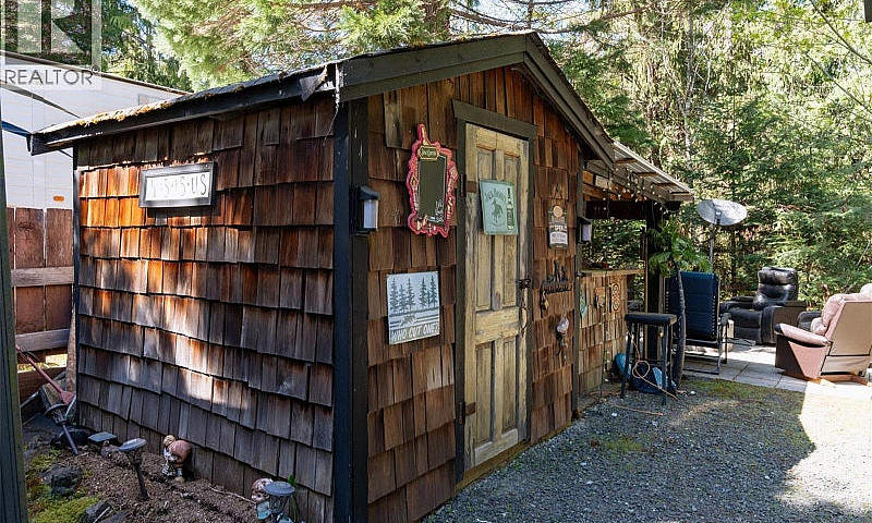 E14 2650 Turnbull Rd...