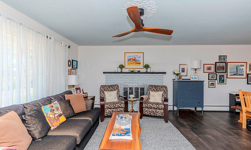 ***3466 Rosslyn Road...