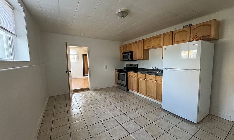 4703 - 40 Avenue - 3...