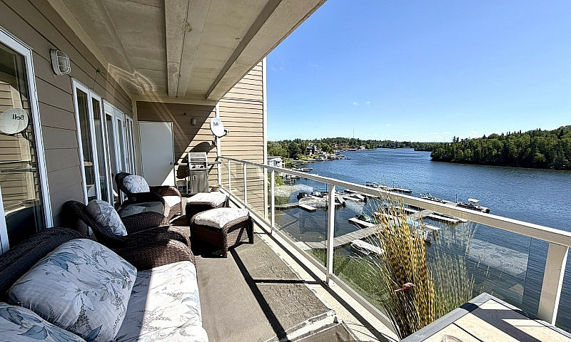 401 - 5 Bay Road...