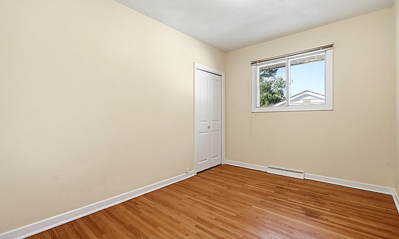 Spacious 4-Level Spl...