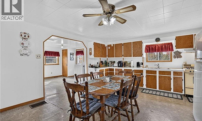 919 Northwest Road E...