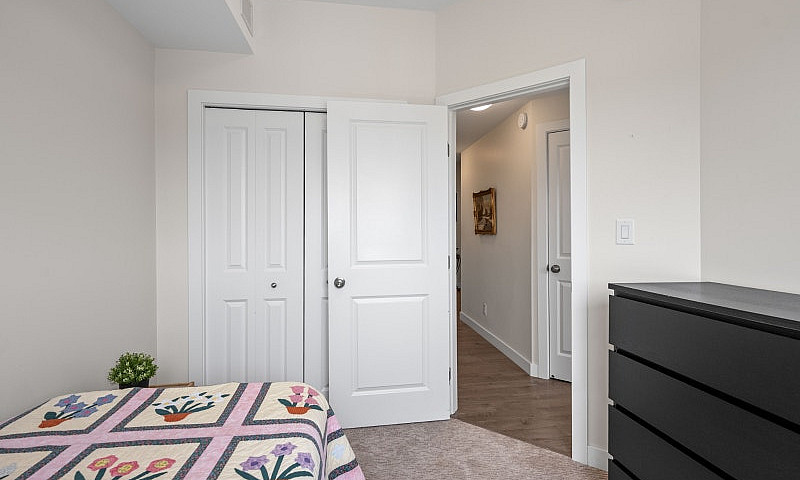 Like New 3 Bedroom, ...