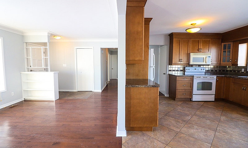 675 Geneva St, St. C...