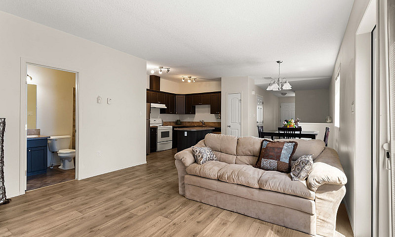183 Chateau Cres - S...